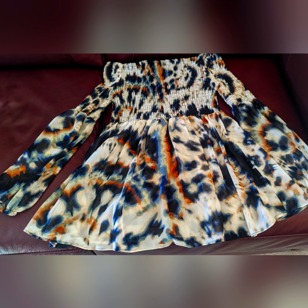 Beautiful strapless BCBG all year round blouse
